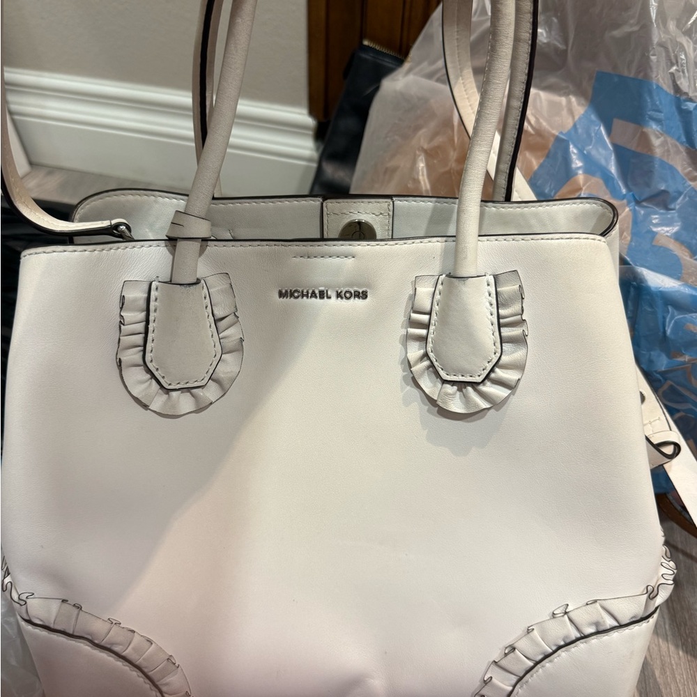 Michael Kors White Tote with Structured Design and Double Handles